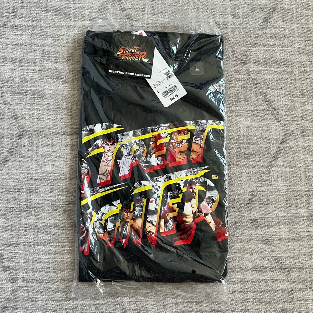 Uniqlo x Street Fighter II Ryu Character Men’s Black Graphic Shirt LARGE NEW